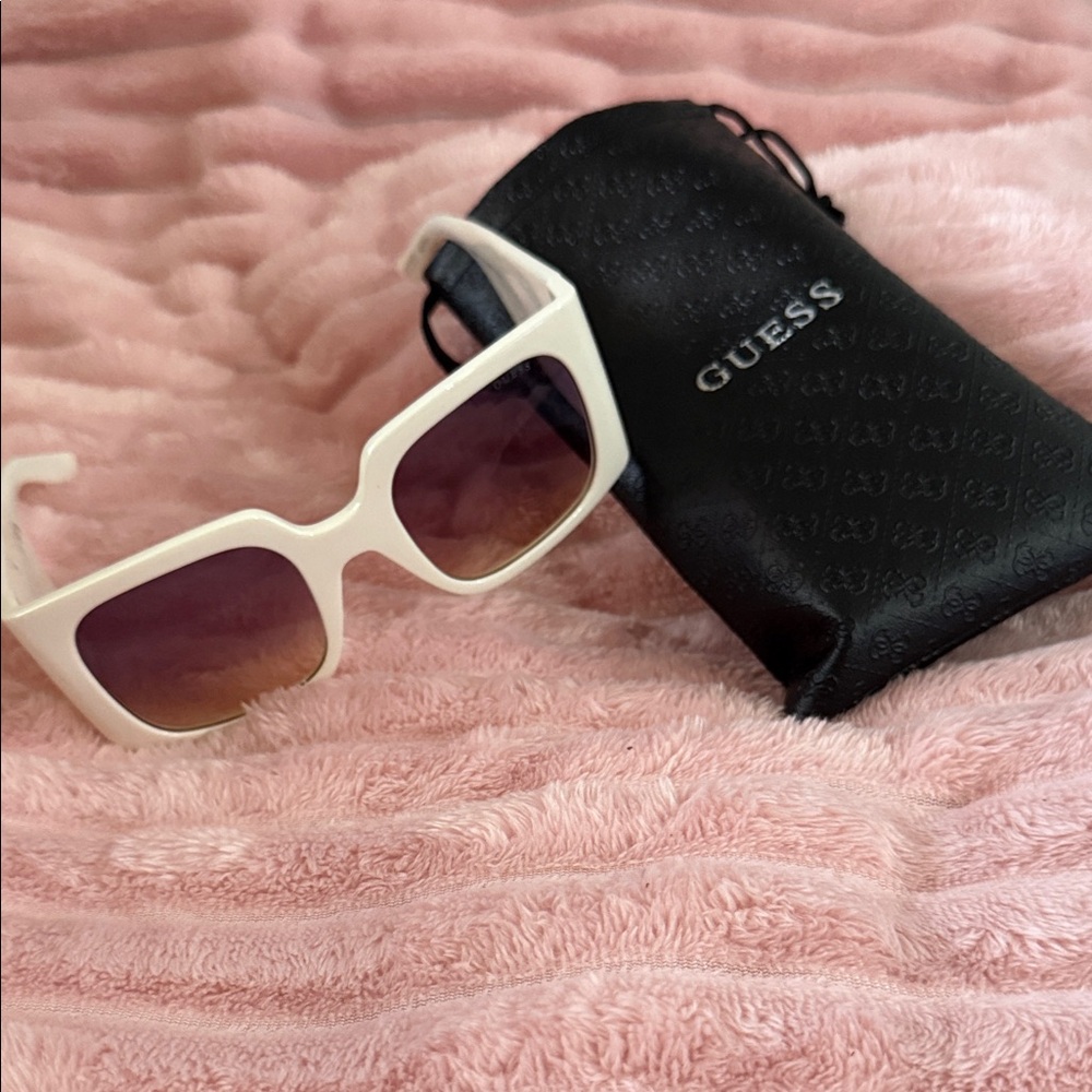 Guess Ivory Sunglasses with Gradient Lenses